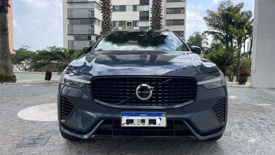 VOLVO-XC60-2023