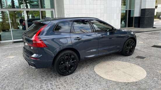 VOLVO-XC60-2023