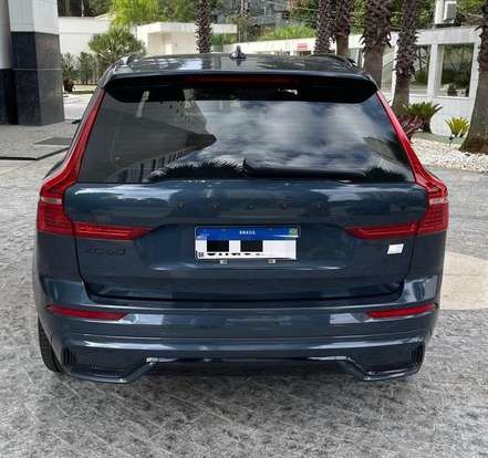 VOLVO-XC60-2023