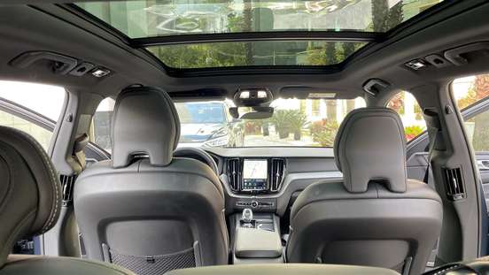 VOLVO-XC60-2023