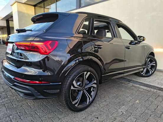 AUDI-Q3-2.0 40 TFSI GASOLINA PERFORMANCE BLACK PLUS QUATTRO TIPTRONIC AUDI-Q3-2024