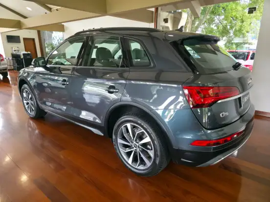 AUDI-Q5-2022