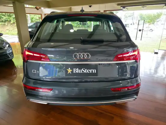 AUDI-Q5-2022