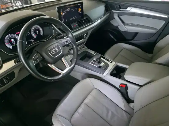 AUDI-Q5-2022