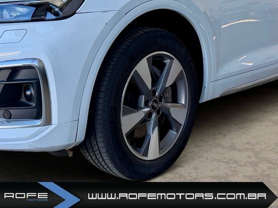 AUDI-Q5-2022