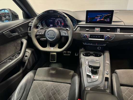 AUDI-RS4-2018