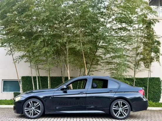BMW-328i-2016