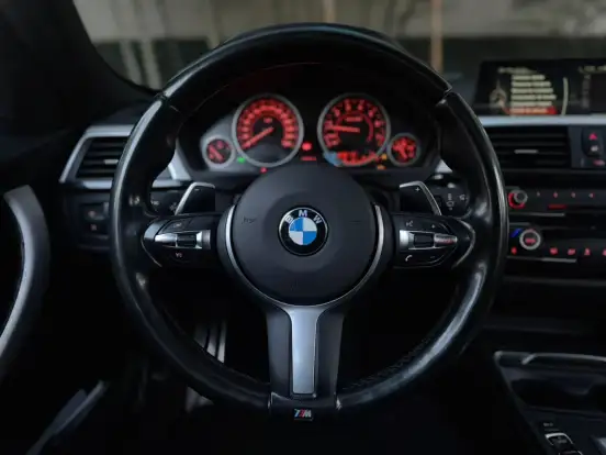 BMW-328i-2016