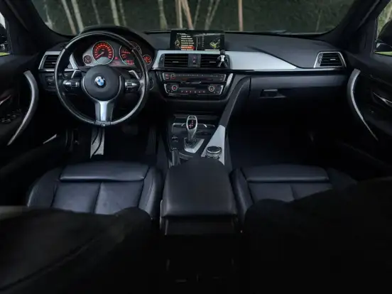 BMW-328i-2016