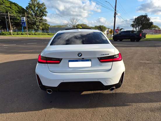 BMW-320i-2025
