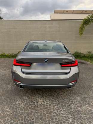 BMW-320i-2023