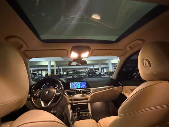 BMW-320i-2019