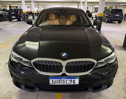 BMW-320i-2019