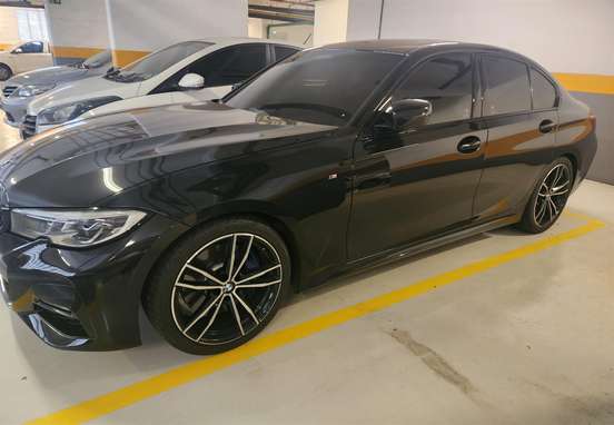 BMW-330i-2019
