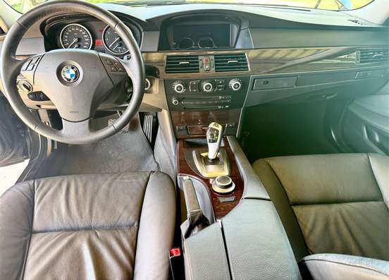 BMW-550i-2008