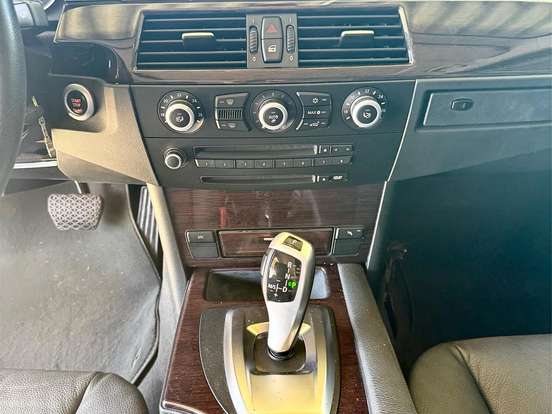 BMW-550i-4.8 SEDAN V8 32V GASOLINA 4P AUTOMÁTICO BMW-550i-2008