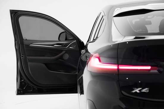 BMW-X4-2025