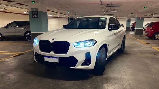 BMW-X4-2022