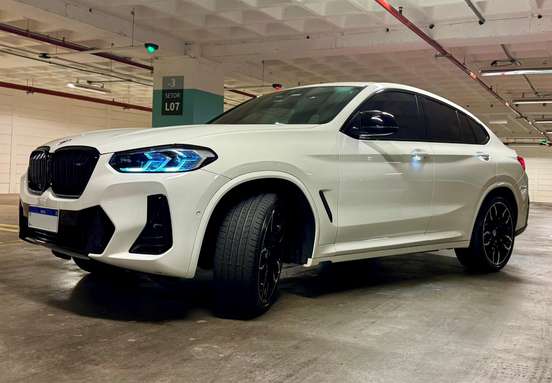 BMW-X4-2022