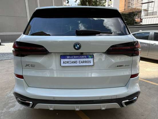 BMW-X5-3.0 I6 TURBO HÍBRIDO XDRIVE50E X-LINE AUTOMÁTICO BMW-X5-2023