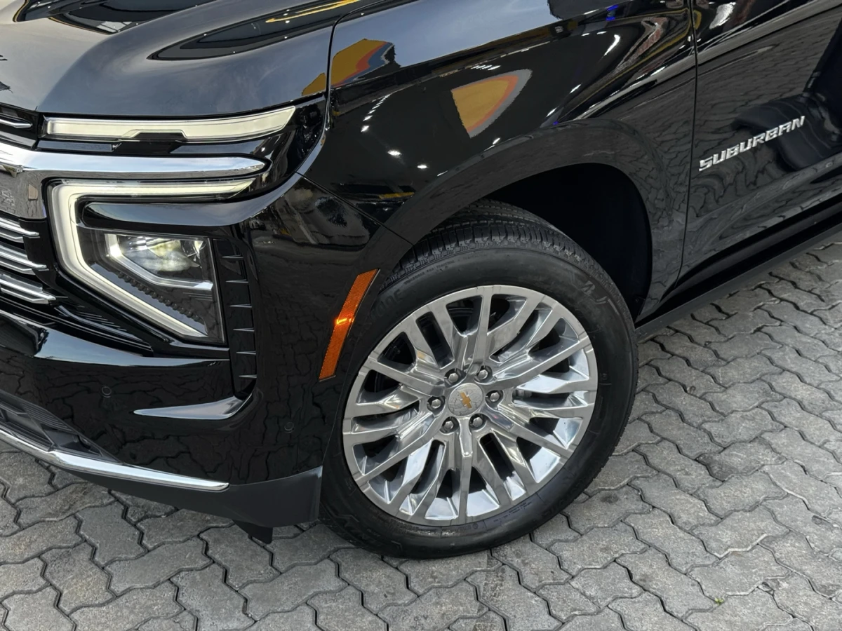 Chevrolet Suburban — foto 4