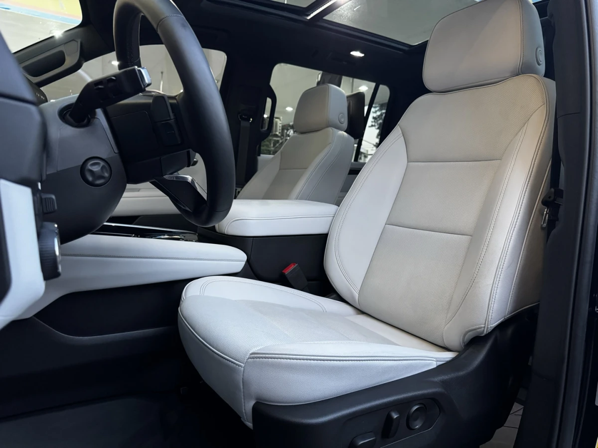Chevrolet Suburban — foto 9