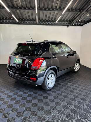 CHEVROLET-TRACKER-2017