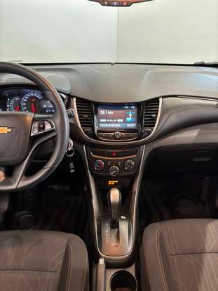 CHEVROLET-TRACKER-2017