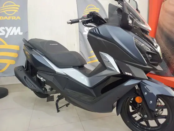 DAFRA CRUISYM 300 DAFRA CRUISYM 300