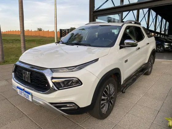 FIAT TORO 2.0 16V TURBO DIESEL RANCH 4WD AT9 FIAT TORO 2.0 16V TURBO DIESEL RANCH 4WD AT9