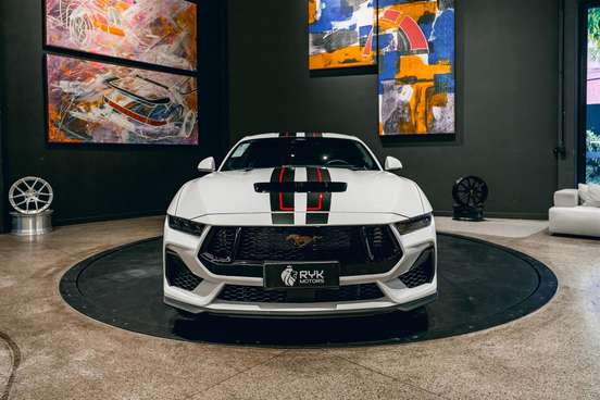 FORD-MUSTANG-2025
