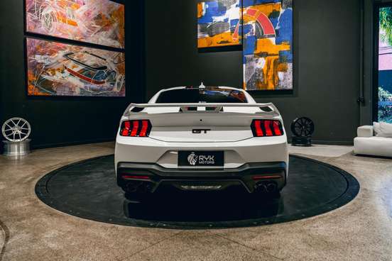 FORD-MUSTANG-2025