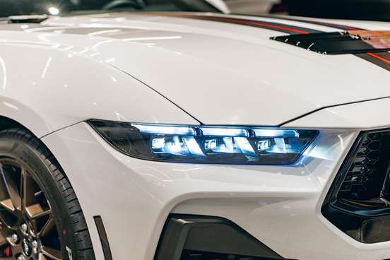 FORD-MUSTANG-2025