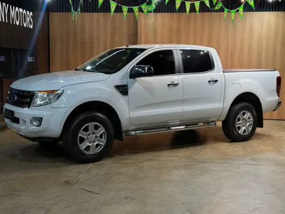 FORD RANGER 2.5 XLT 4X2 CD 16V FLEX 4P MANUAL FORD RANGER 2.5 XLT 4X2 CD 16V FLEX 4P MANUAL