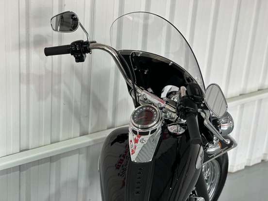 HARLEY-DAVIDSON-SOFTAIL HERITAGE CLASSIC 114-2024