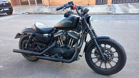 HARLEY-DAVIDSON SPORTSTER IRON 883 