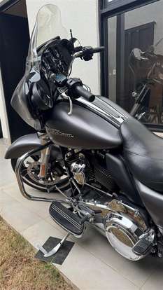 HARLEY-DAVIDSON-STREET GLIDE-2017
