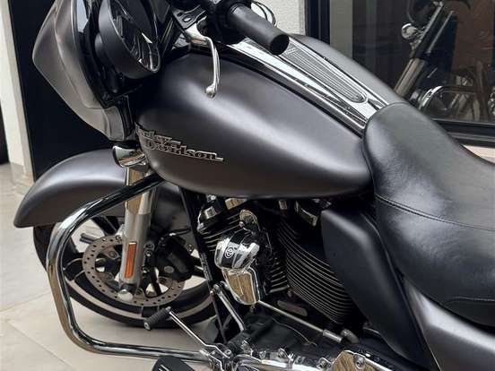 HARLEY-DAVIDSON-STREET GLIDE HARLEY-DAVIDSON-STREET GLIDE-2017