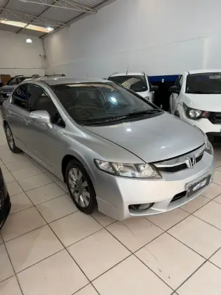 HONDA CIVIC 1.8 LXL 16V FLEX 4P MANUAL HONDA CIVIC 1.8 LXL 16V FLEX 4P MANUAL