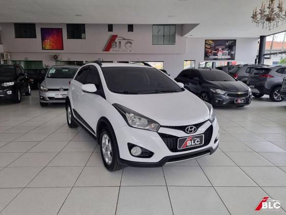 HYUNDAI HB20X 1.6 16V STYLE FLEX 4P AUTOMÁTICO