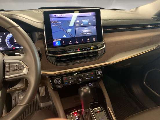 JEEP-COMMANDER-2023