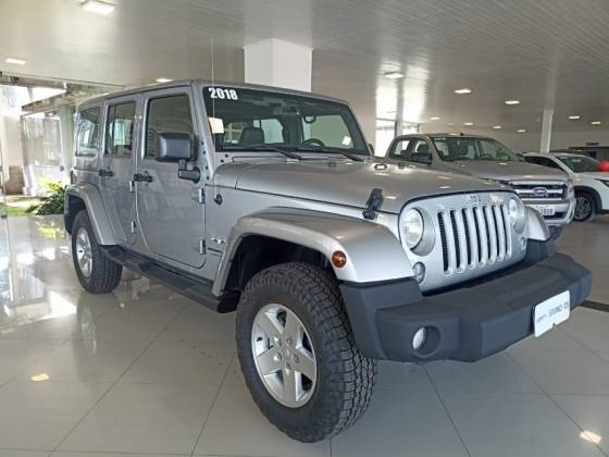 JEEP WRANGLER 3.6 UNLIMITED SAHARA 4X4 V6 GASOLINA 4P AUTOMÁTICO