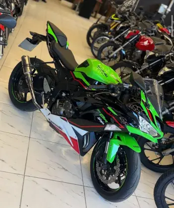 KAWASAKI NINJA ZX-6R KAWASAKI NINJA ZX-6R