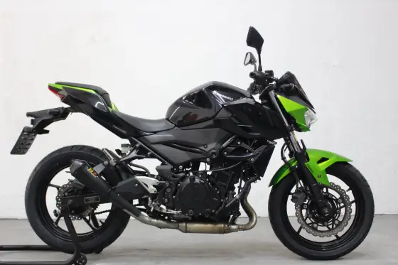 KAWASAKI Z400 KAWASAKI Z400