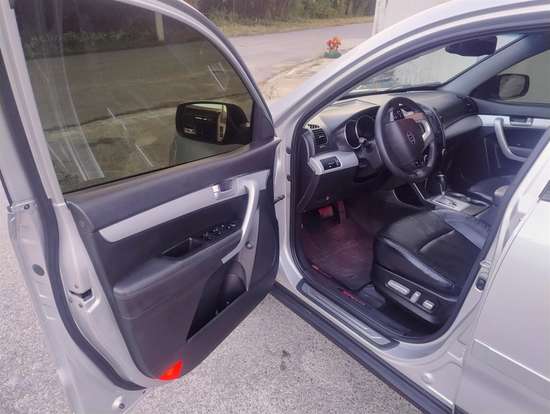 KIA-SORENTO-2010