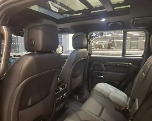 LAND ROVER-DEFENDER-2026