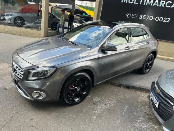 MERCEDES-BENZ GLA 200 1.6 CGI FLEX ENDURO 7G-DCT