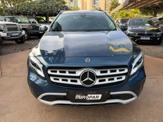 MERCEDES-BENZ-GLA 200-2019