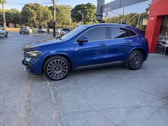 MERCEDES-BENZ-GLA 200-2024
