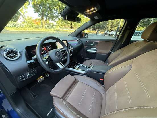 MERCEDES-BENZ-GLA 200-2024